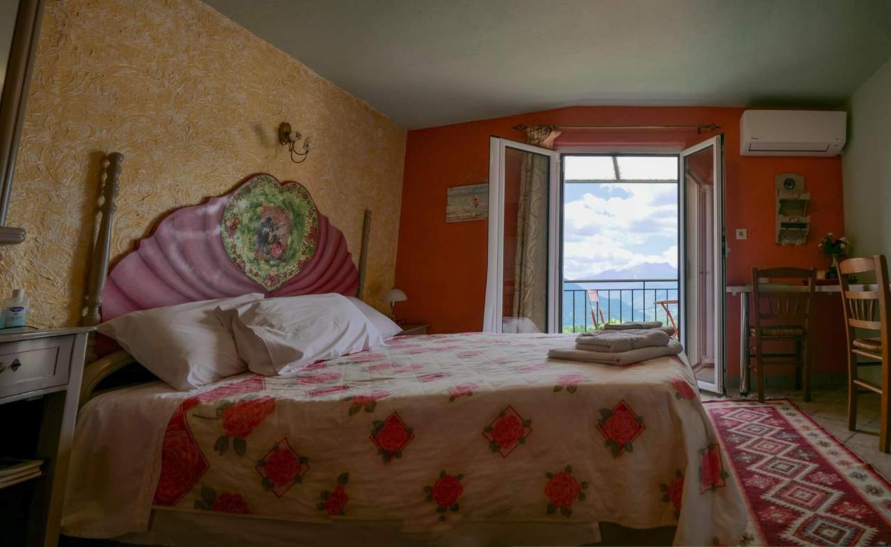 Hotel Η Φωλιτσα Karpenísion Exteriér fotografie