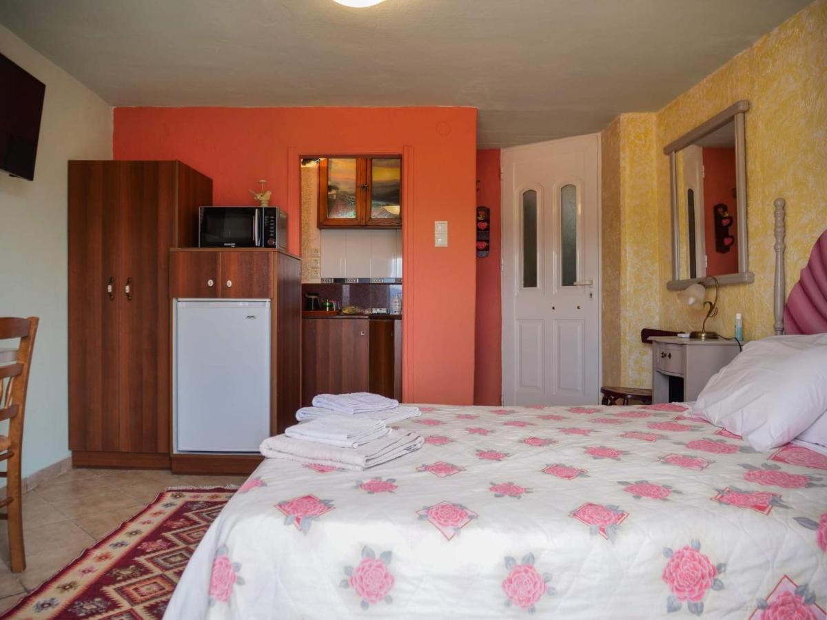 Hotel Η Φωλιτσα Karpenísion Exteriér fotografie